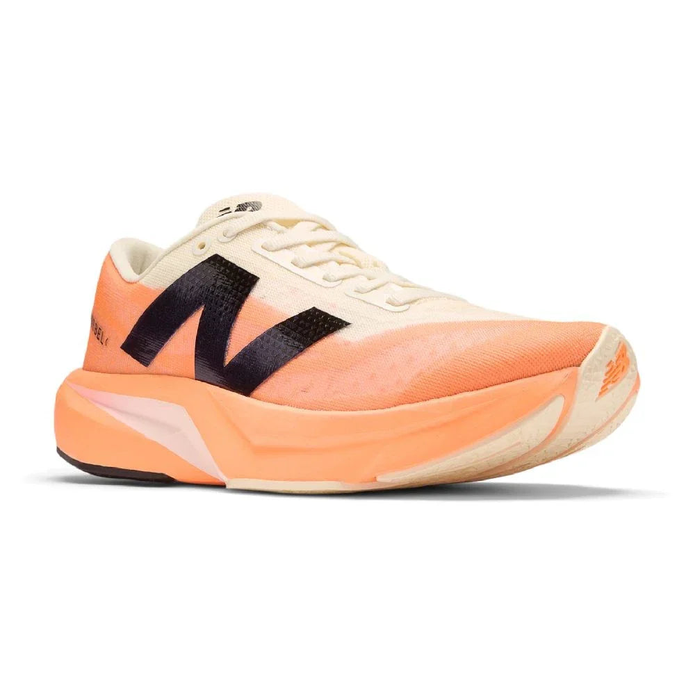 Tênis New Balance FuelCell Rebel V4 - Laranja