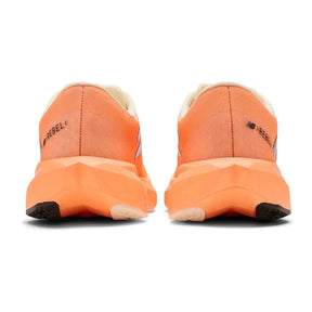 Tênis New Balance FuelCell Rebel V4 - Laranja