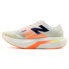 Tênis New Balance FuelCell Supercomp Elite V4 - Bege/Laranja